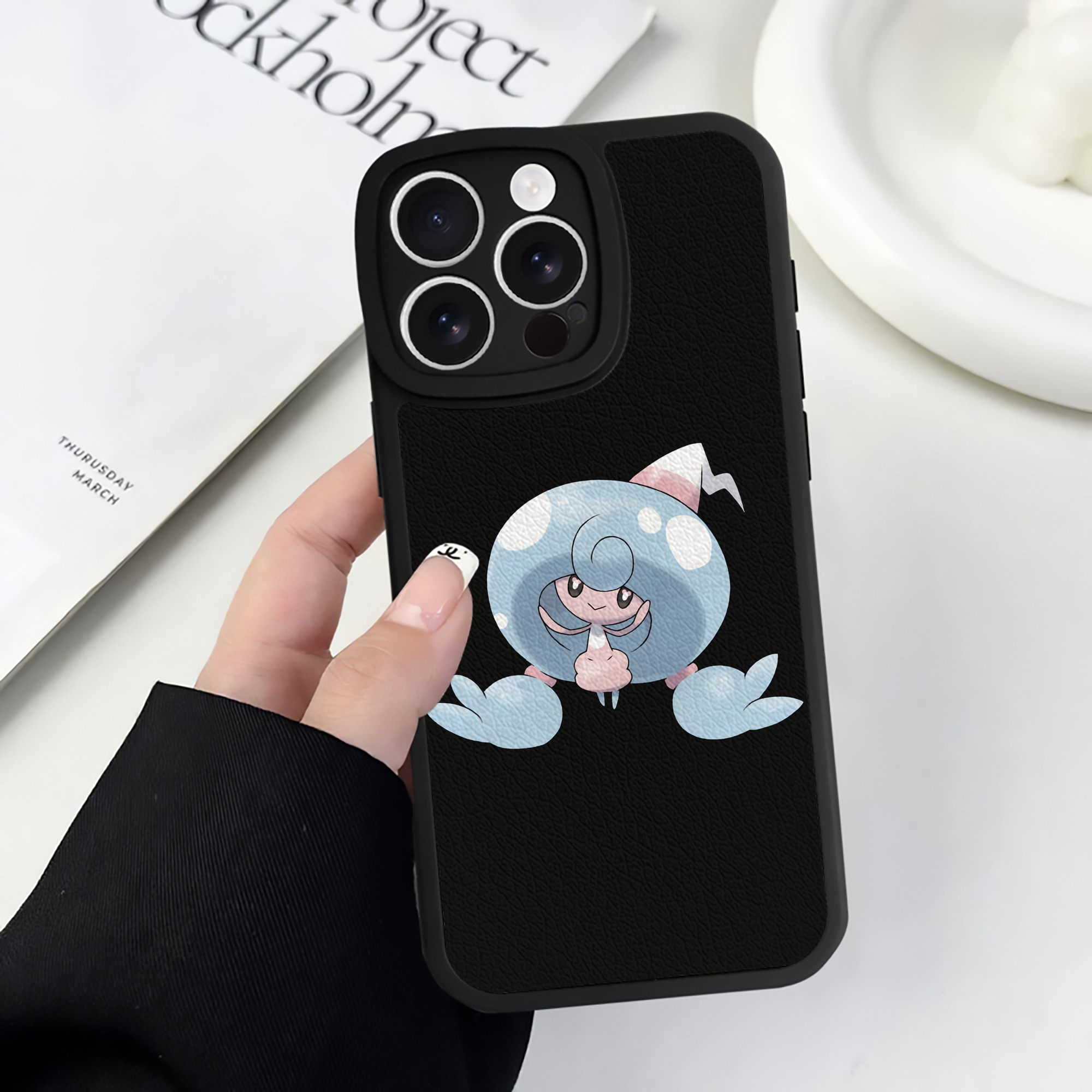 （画像用） ポケットモンスター Pokémon 【iPhone 16シリーズ対応】シリコンスマホケース（レザー調） 材質：シリコン